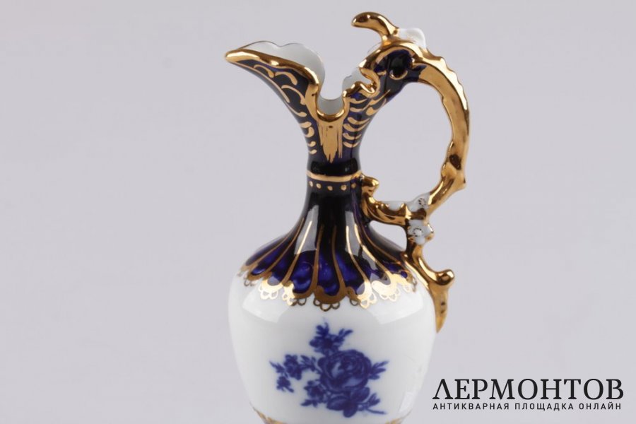 Статуэтка. Амфора с одной ручкой. Фарфор, роспись. Royal Dux Bohemia, XX век.