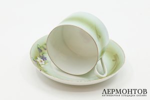 Чайная пара с цветочным декором. Россия, фабрика Гарднера, 1870-1890 гг. Фарфор.