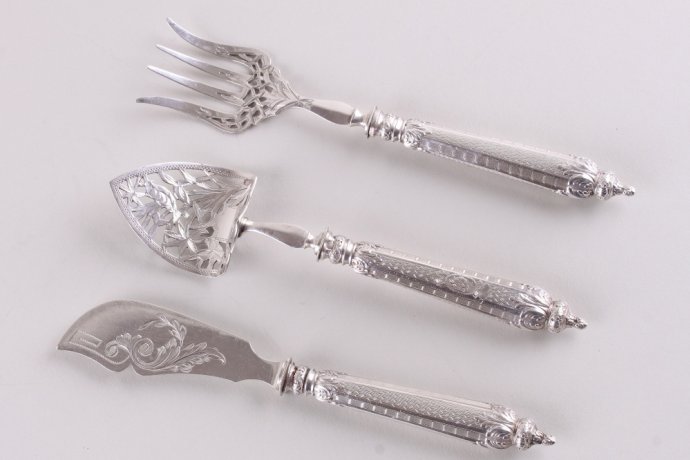 Сервировочный комплект в технике гильоше. Edouard Ernie. Серебро 950 пробы. Франция