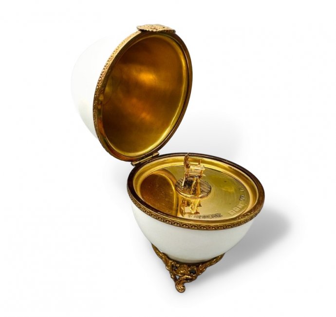 Пасхальное яйцо «Режиссёру». Серебро 925 пробы, фарфор, Faberge, Франция