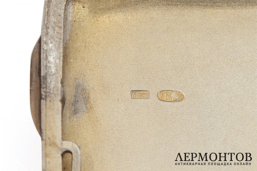 Портсигар в коробке. Серебро 84. Россия, Москва. 1908-1917 гг. Серебряное заведение Монъ.