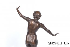 Скульптура Девушка на буме. Авт. модели Е.А. Янсон-Манизер, 1930-е гг. Бронза. Экспертиза.