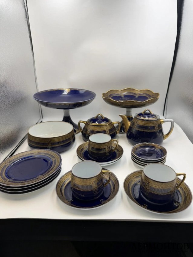 Чайный сервиз с кобальтом. Фарфор, фабрика Гарднера, Россия, 1870–1890 годы