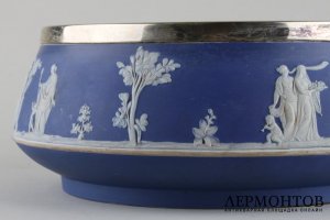 Салатник с приборами. Бисквитный фарфор. Англия, Веджвуд, 1919-1945.