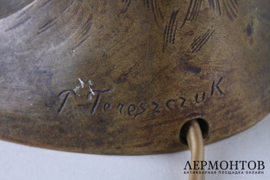 Лампа в стиле модерн с фигурами троих детей. Австрия, Вена, автор модели П. Терещук.