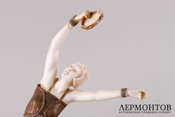 Скульптура в стиле Ар Деко Танцовщица с бубном. Франция, Париж, 1920-30-е гг.