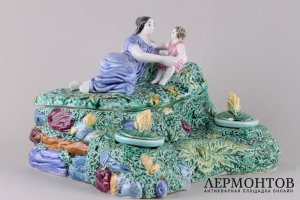 Чернильница Мать с ребенком. Россия, Конаково, вторая треть 20 в. 
