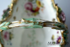 Декоративная корзинка из лепного фарфора. Англия, 19 век