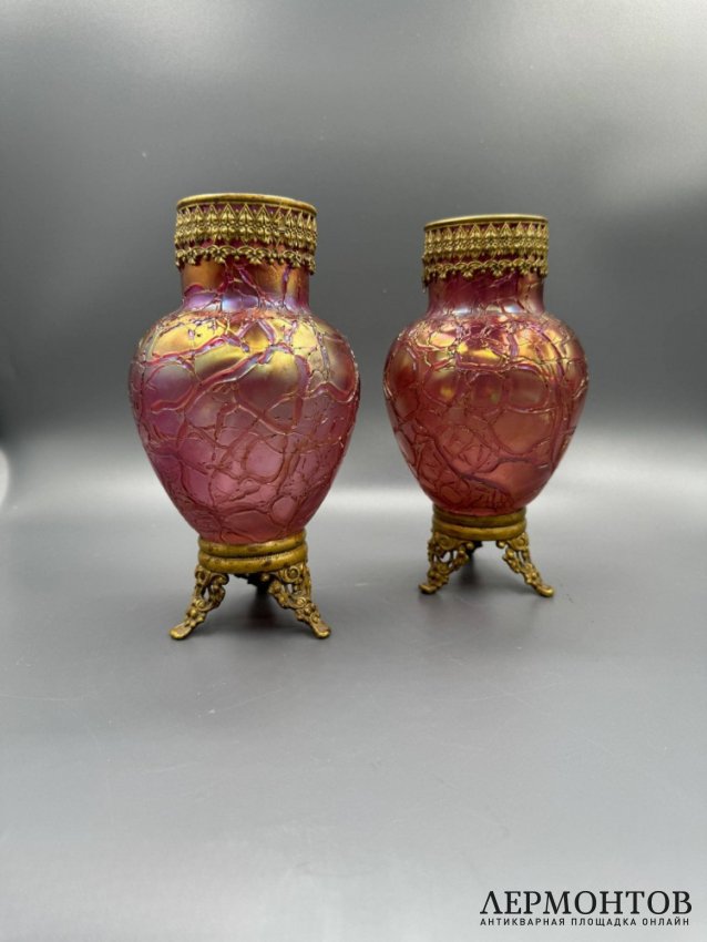 Парные вазы в стиле модерн. Радужное стекло, латунь, Loetz, Богемия, 1900-е годы