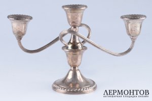 Парные канделябры на 3 свечи. США, фирма Rogers. Серебро 925, литье, чеканка.