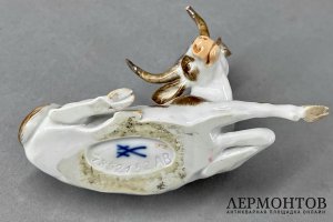 Статуэтка Лежащий бык. Фарфор, роспись. Германия, Мейсен, 1999 год.