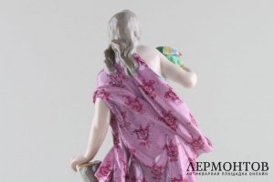 Статуэтка. Фигура Аллегория осязания из серии Пять чувств. Германия.
