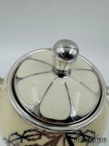 Чайник «Колибри в райском саду» в технике silver overlay. Фарфор, серебро, Германия, 1-я половина 20 века