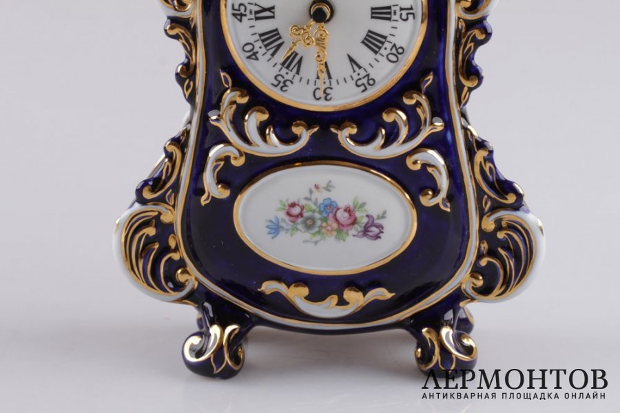 Часы настольные, кобальт. Фарфор, роспись. Royal Dux Bohemia, XX век.