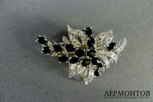 Брошь. Серебро 925 пробы, сапфиры. Европа, ХХ век.