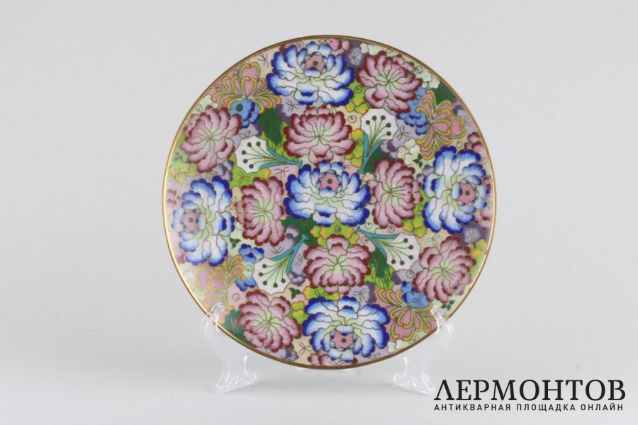 Блюдо с флоральным орнаментом. Клуазоне. Китай, 1950-70-е гг.
