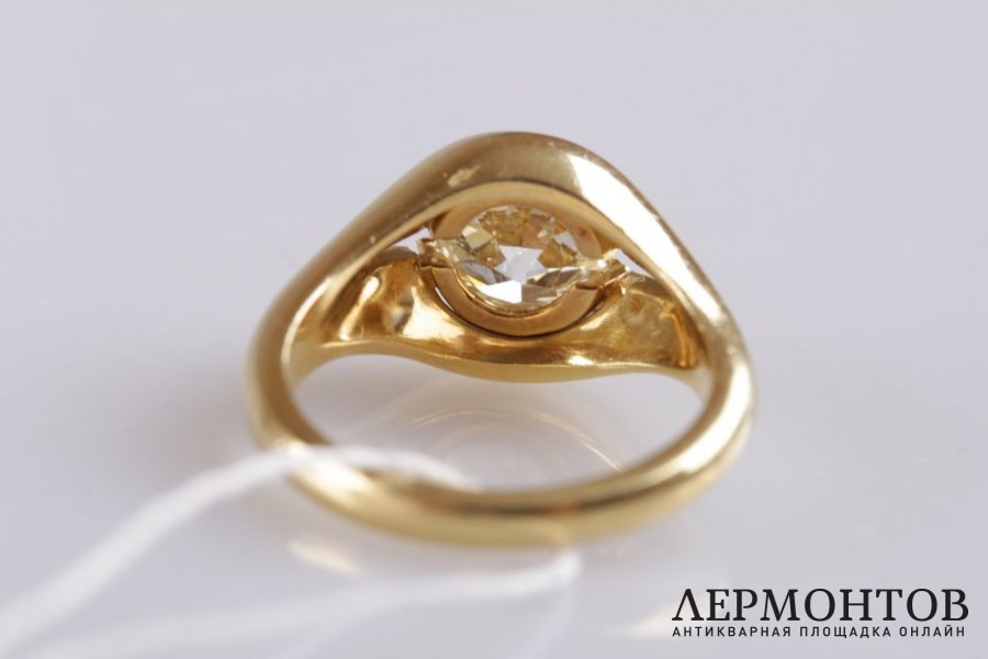 Кольцо с бриллиантом 1,47 ct.  Золото 750 пробы. Европа