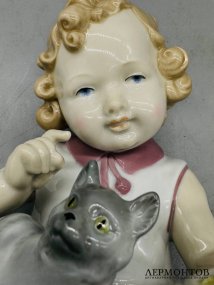 Статуэтка «Девочка с кошкой». Фарфор, роспись, Grafenthal, Германия, 1985–1990 годы