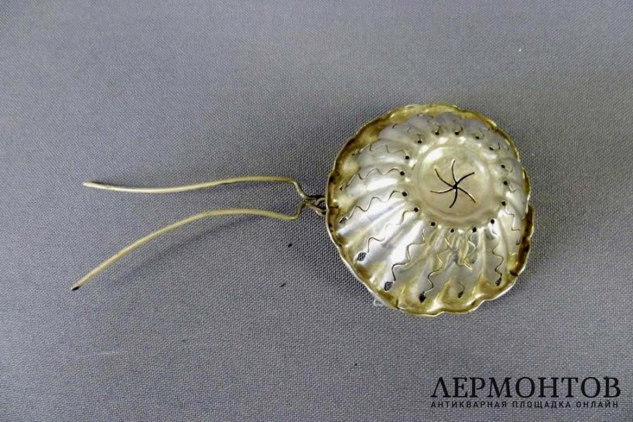 Ситечко для заварки. Серебро 950 пробы. Франция, XIX век. 