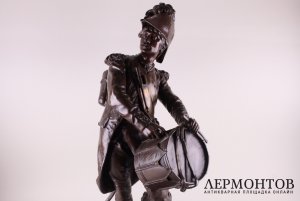Скульптура Гренадер - барабанщик. Франция, Париж, автор модели Dumaige, конец 19 в.