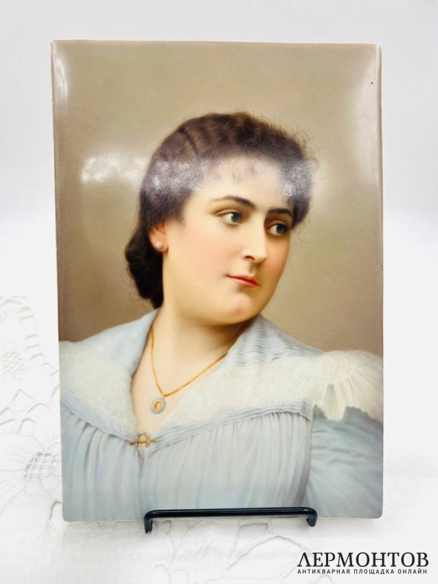 Пласт «Девушка в золотых украшениях». Фарфор, живопись, KPM, Германия, 1837–1844 годы