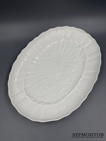 Овальное блюдо из «Лебединого сервиза», 30 × 22 см. Фарфор, Meissen, Германия