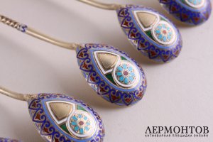 Комплект кофейных ложек. Антип Кузьмичев. Серебро 88 пробы, эмаль. Россия, XIX в.