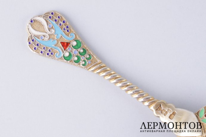 Совочек для чая. Иван Хлебников. Эмаль, серебро 88. Москва, Россия, 1908-1917 гг.