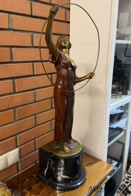 Скульптура Девушка с обручем в ст. Ар Деко. Германия, 1930-е гг. Бронза, цветн. лаки.