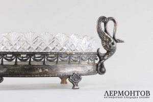 Ваза с ручками в виде лебедей. Россия, Москва. 4 Артель, 1908-1917 гг. Серебро 84 пр.