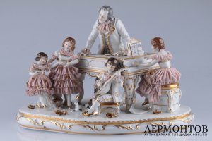 Статуэтка Музицирование. Германия, фабрика Мюллера, 1 пол. 20 в. Фарфор, роспись.