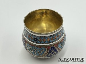 Стопка неваляшка. Россия, фирма Овчинникова, 1874 год. Серебро 91 пробы, эмаль. 