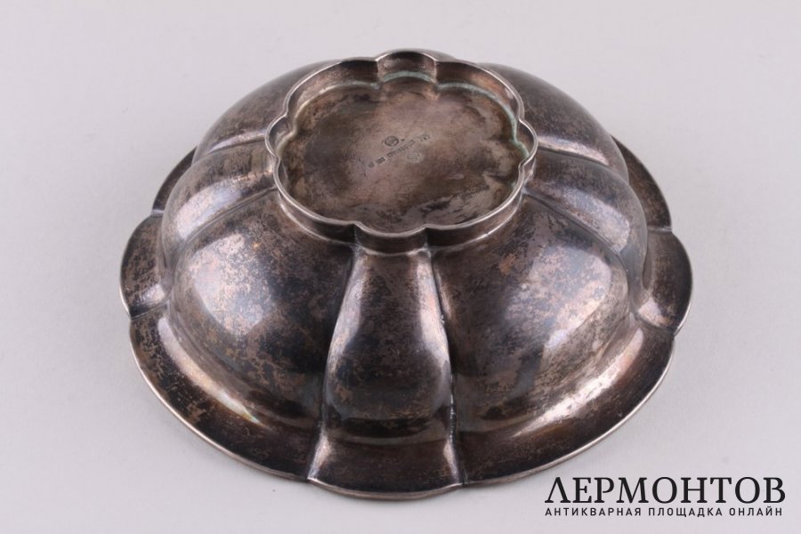 Сухарница в классическом стиле. Серебро 84 пробы. Игнатий Сазиков, 1870 год.