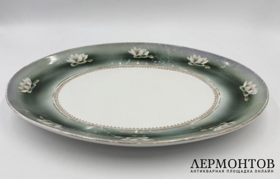 Блюдо Кувшинки. Россия, Кузнецов, 1900-е гг. Фарфор, деколь с подрисовкой.