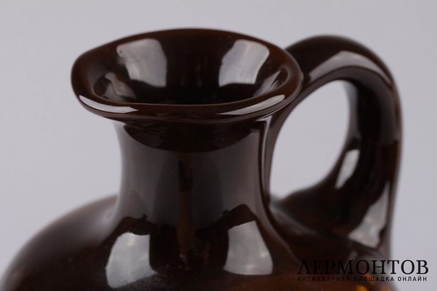 Кувшин под виски. Royal Doulton England. Фаянс, начало XX века.