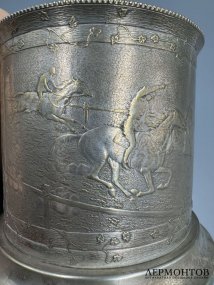 Подстаканник «Скачки». Металл, серебрение, Wolska, Россия, конец 19 века