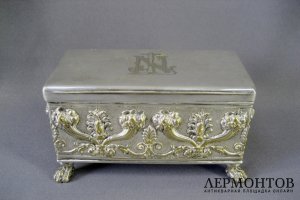 Шкатулка.  Бронза, серебрение, дерево. Европа, XIX век.