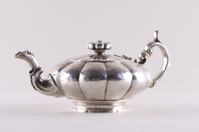 Чайник заварочный в стиле барокко. Серебро 925 пробы. Голландия