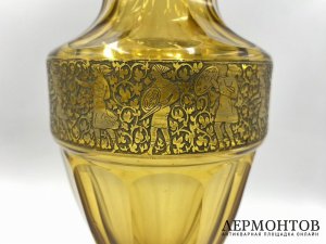 Ваза Амазонки янтарное стекло. Богемия, Moser, 20 век. 