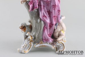 Статуэтка. Фигура Аллегория осязания из серии Пять чувств. Германия.