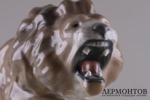 Статуэтка Лев. Фарфор, роспись. Чехия, Amphora. Нач. 20 в.