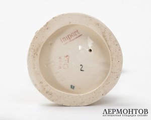 Статуэтка «Мальчик с мячом». Фарфор, Royal Dux, Чехословакия, 1930–1945 годы
