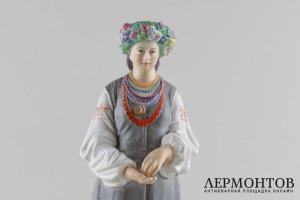 Статуэтка Украинка. Россия, частный завод Гарднера, 19 в. Бисквит, роспись.