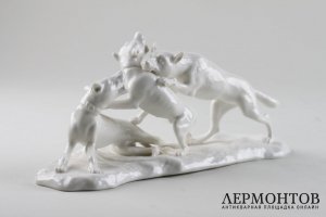 Статуэтка. Драка собак с волком. Нимфенбург. Фарфор. Германия