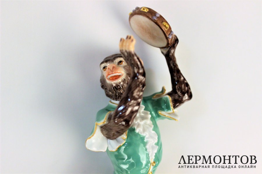Фигурка. Обезьяна, играющая на бубне. Мейсен. Германия