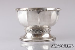 Ваза на ножке. Серебро 800 пробы. Швеция, первая половина XX века.