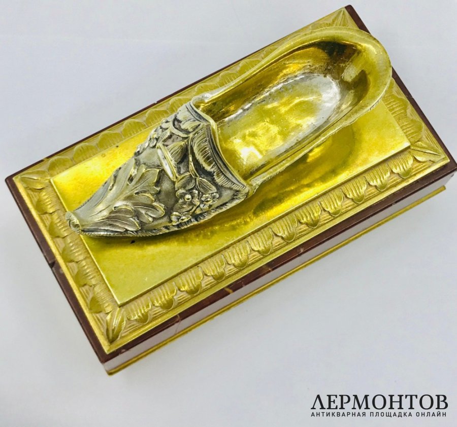 Парные букенды «Туфельки». Бронза, мрамор, Франция, 19 век