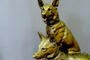 Европейские овчарки. Луи Рише. Бронза, дерево. Франция. Высота 53 см.