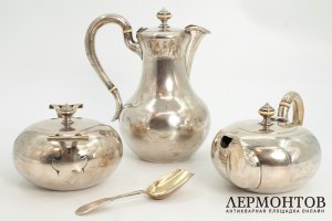 Чайно-кофейный сервиз. Российская Империя, фирма И. Сазикова, 1869-1870 г. Серебро.