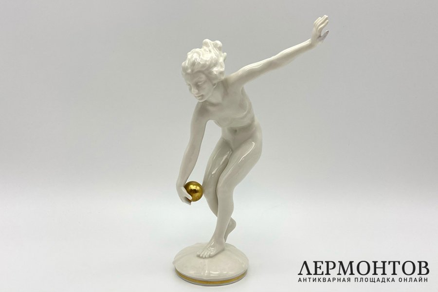 Статуэтка Девушка ловящая мяч, ар-деко. Германия, Hutschenreuther, 1955-68